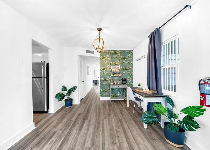 Palm Wave Stays - Designer'S Stay - Sleeps 10