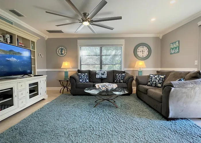 Stylish And Modern 2 Bedroom, 2 Bathroom. The Mermaid Suite.