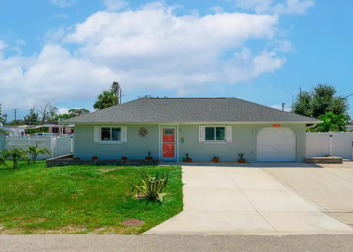 Minutes To Manasota Beach 2 King Beds Fenced Yard Pets Welcome