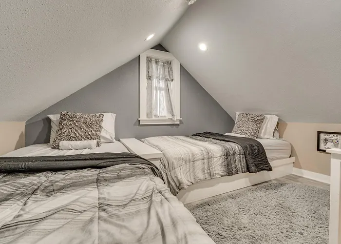 Family Home W/ Private Pool: 24 Mi To Disney!