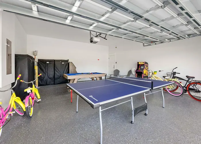 New Build- Mini Golf Course-Heated Saltwater Pool-Game Room