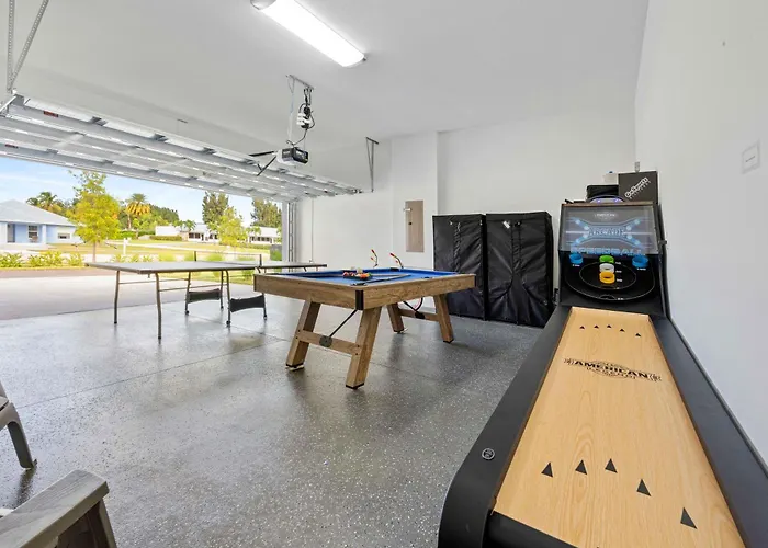 New Build- Mini Golf Course-Heated Saltwater Pool-Game Room