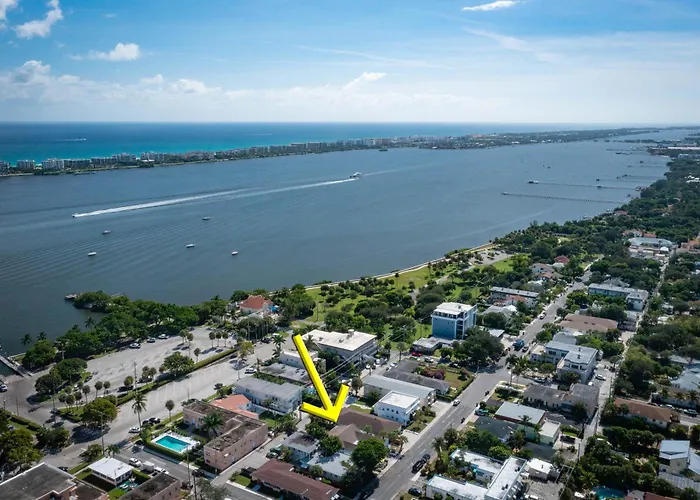Steps To Beach & Downtown! Cozy Beach Bungalow #1