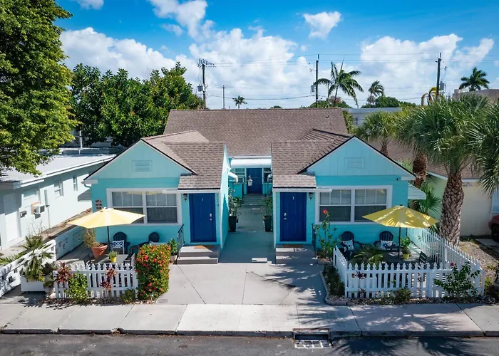 Steps To Beach & Downtown! Spacious Beach Bungalow #2