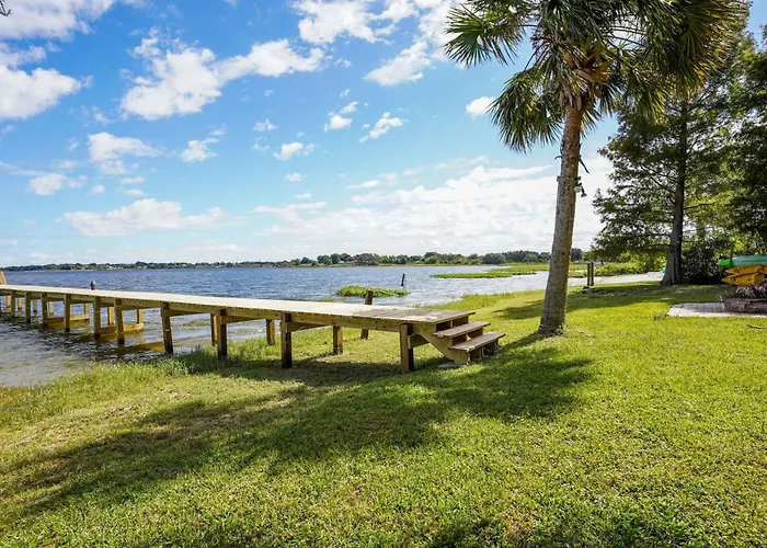 Lake Clinch Waterfront Home: Screened Porches