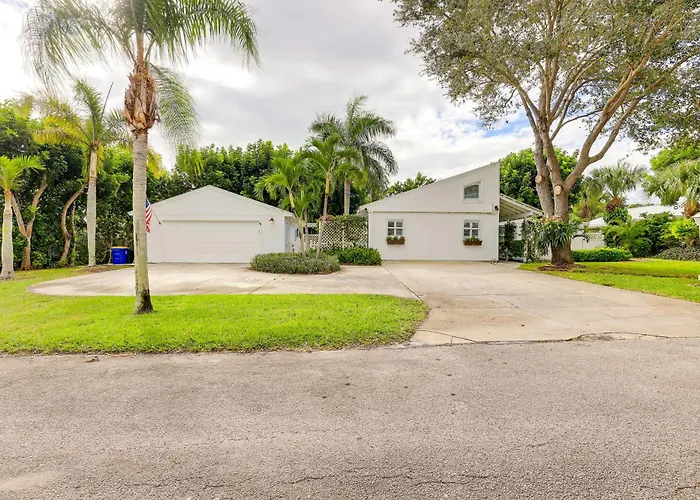 Tropical Cottage < 2 Mi To Hobe Sound Beach!