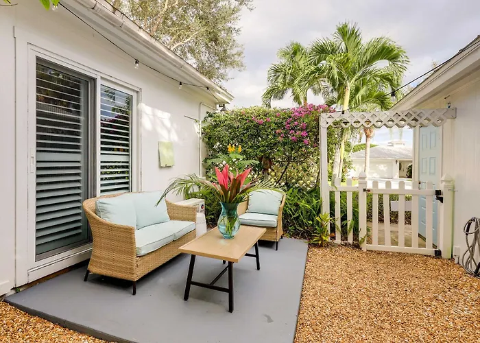 Tropical Cottage < 2 Mi To Hobe Sound Beach!