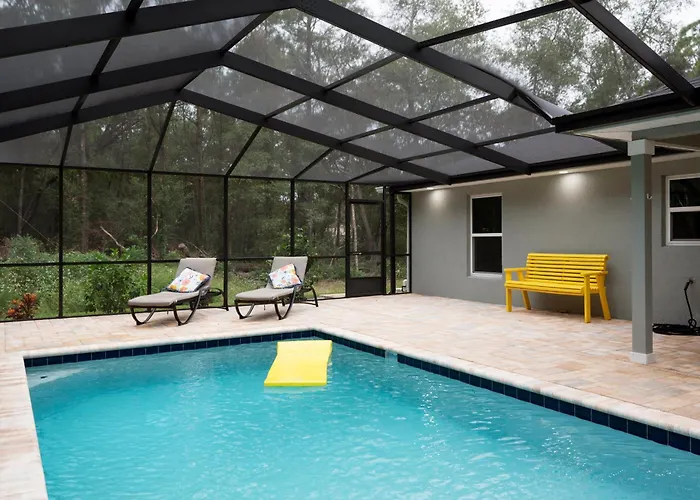 Pet-Friendly, Heated Pool, Close To Everything 3 Bedroom Home