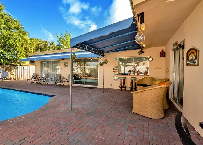 Purely Pompano, Pool, Water Front, Paddleboard, Beach, 5 Bedroom 3 Bath