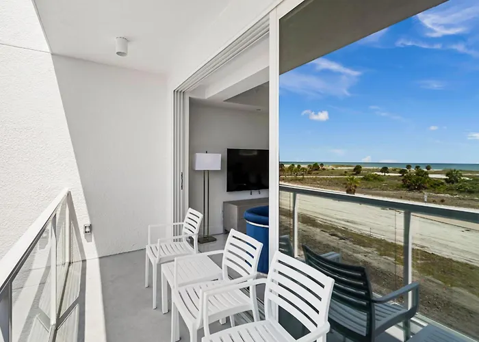 Ocean Club Treasure Island Hotel