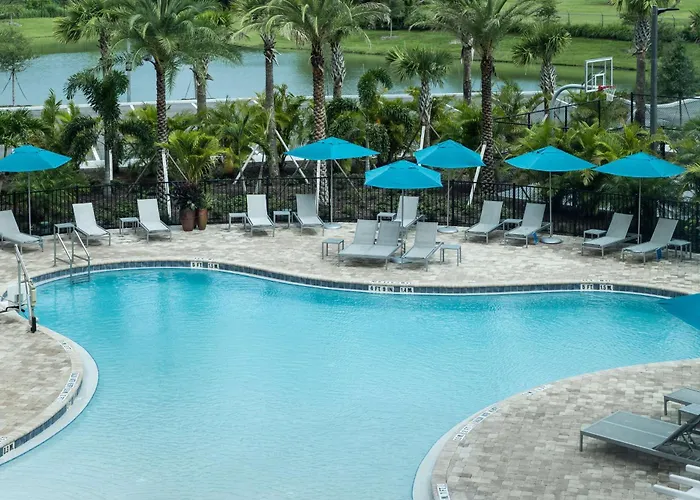 Hampton Inn & Suites Cape Canaveral Cruise Port, Fl