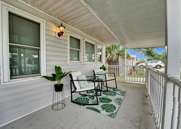 Spacious Family Retreat With Game Room 25 Mins To Pcb
