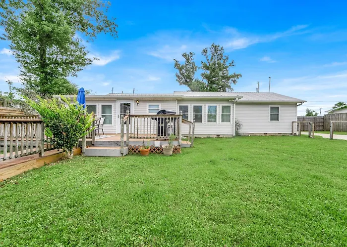 Spacious Family Retreat With Game Room 25 Mins To Pcb