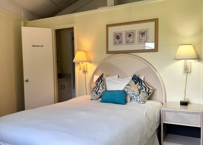 Coco Plum Beach & Tennis Club & Marina