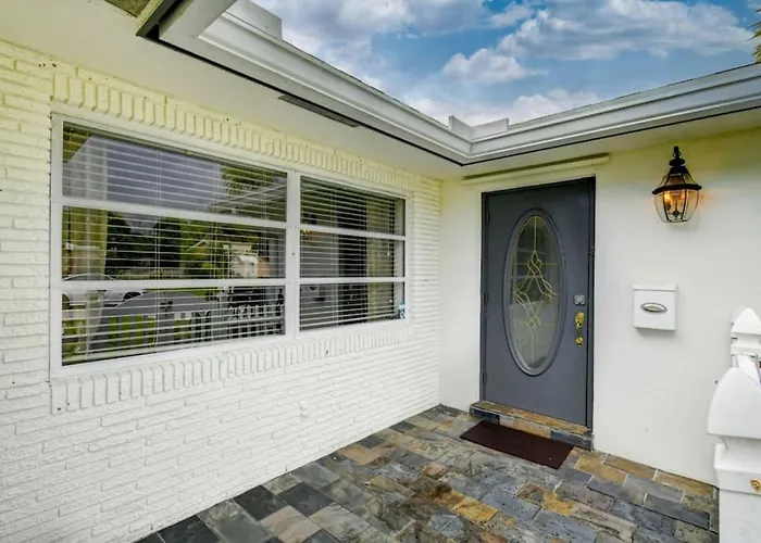 Boynton 3 2 Pool House