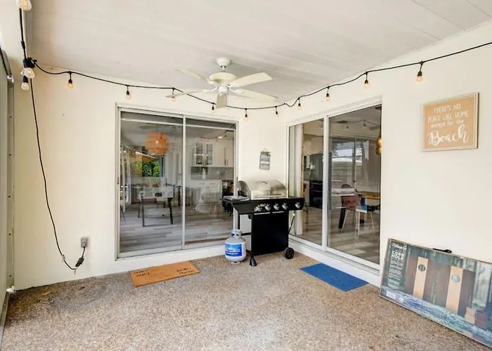 Boynton 3 2 Pool House