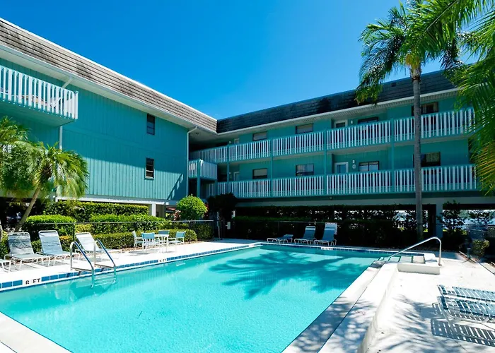 Anna Maria Island Beach Palms 8B