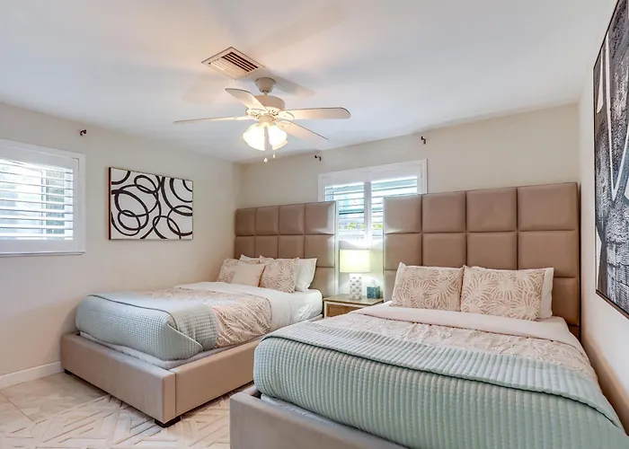 Fenced Yard, 4 Mi To Stuart Beach: Family Retreat!