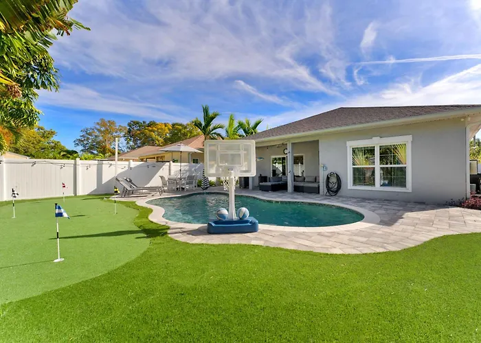 Modern Pool Home W Putting Green