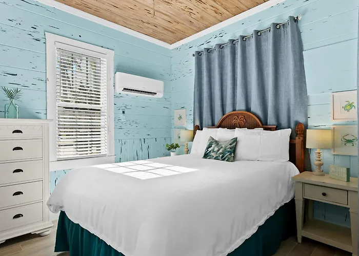 Parrot Beach Cottages Suite #2