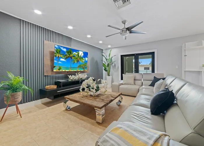 Miami House Pool Game Room Bbq L24