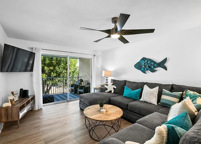 Pelican Place At The Nautilus