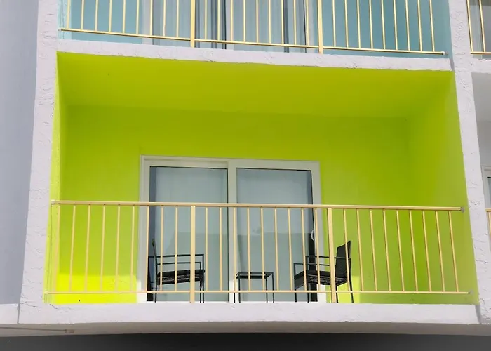 1Br With Kitchen Close To Sunny Isles Beach
