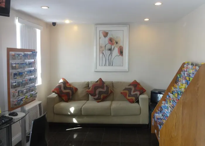 Beach Place Hotel