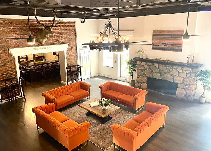 Hunter Arms Hotel