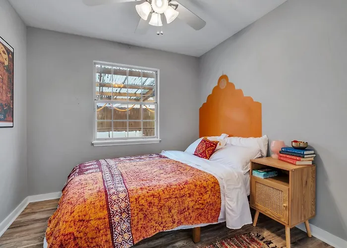 Boho Indian Oasis: 3Bd - Pool - Tranquil Retreat