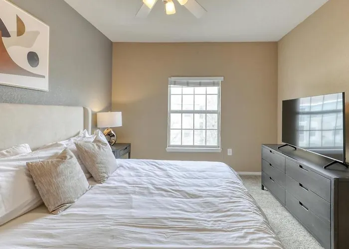 Landing Modern Apartment With Amazing Amenities
