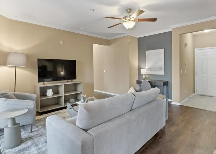 Landing Modern Apartment With Amazing Amenities