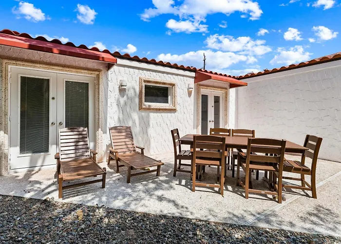Crescent Beach Villas By Beachside Management