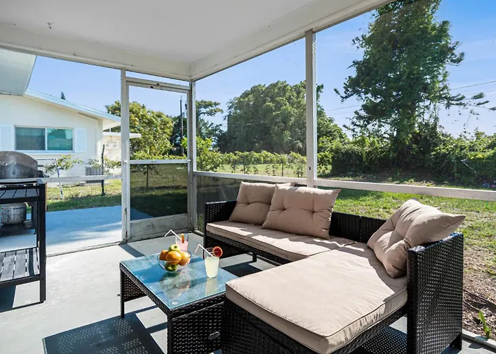 2 Bedroom 2 Bathroom Apartment In Cape Coral Yacht Club Area