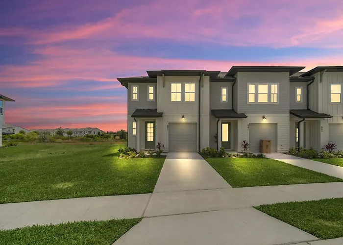 Modern And Luxurious Home Near Orlando Parks