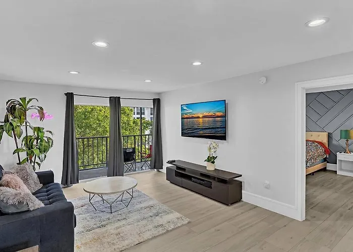 One Bedroom Steps Away From The Beach!