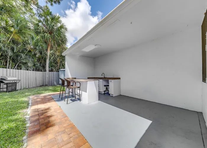 Delray Beach Home W/ Pool ~ 4 Mi To Beach!