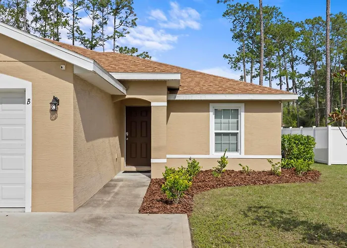 Beach House King Bed Pet Friendly! Fast Wi-Fi Netflix Garage