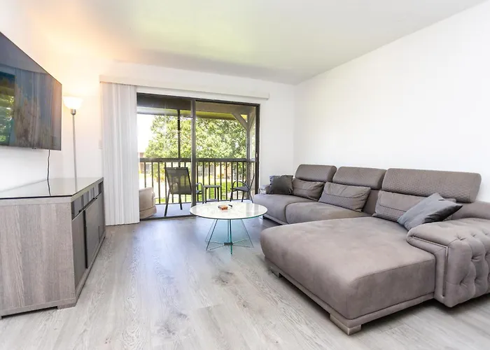 Bass & Sun Condominium 2/2 Bedroom