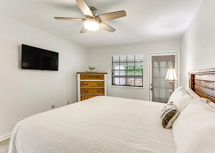 Pet-Friendly Home Near Dtwn Tallahassee!