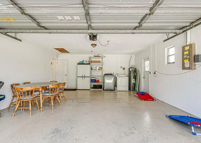 Heated Pool & Dog-Friendly Yard! Spring Hill Home