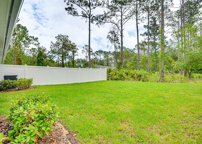Palm Coast Duplex W/ Screened Patio, Near Beaches!