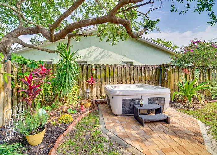 Hobe Sound Villa W/ Screened Porch: 4 Mi To Beach