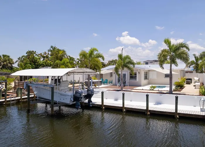 Waterfront Bungalow With Pool And Bikes In Matlacha