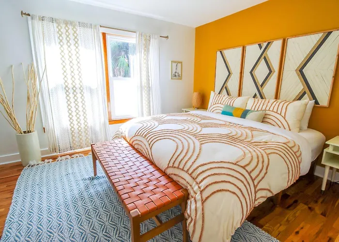 Luxurious Bohemian Bungalow In Lincolnville - Mins From Downtown!