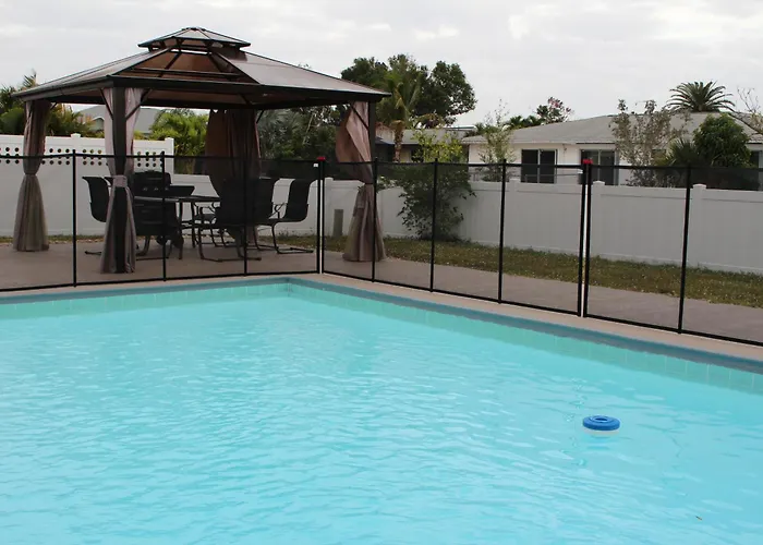 Rotonda Pool Oasis Near Beaches - Sleeps 9