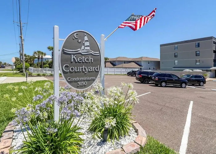 Ketch Courtyard Condo - Oceanview Balcony - Pool - Steps From The Beach
