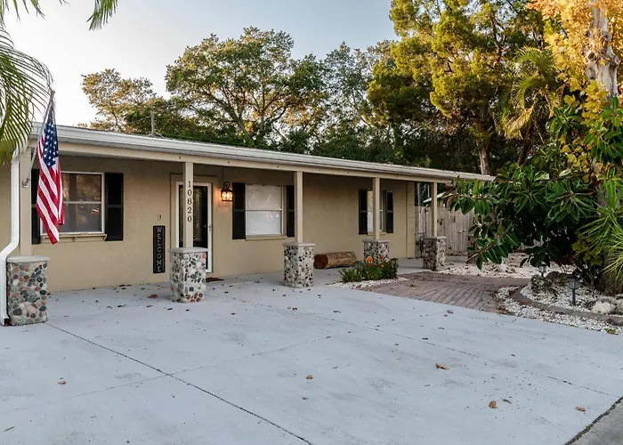 Pool Home Close To The Beach And Downtown