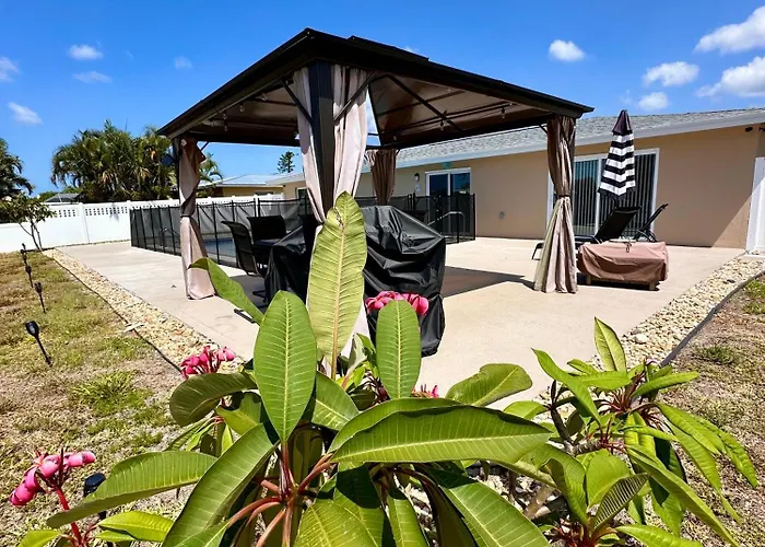 Rotonda Pool Oasis Near Beaches - Sleeps 9