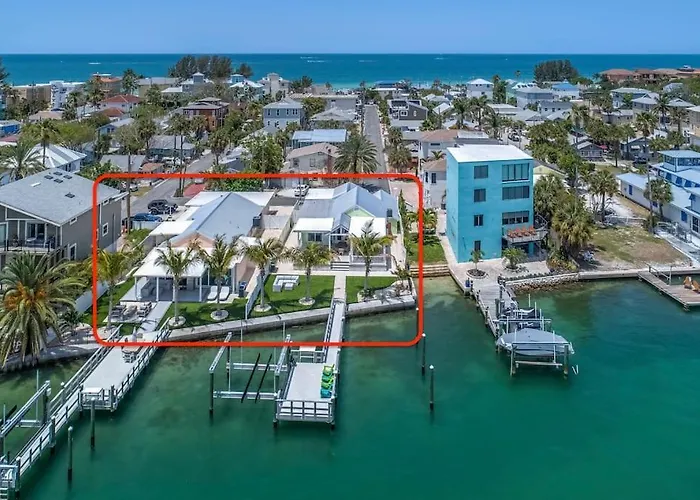 2 Waterfront Homes 1 Amazing Rental With Swimspa